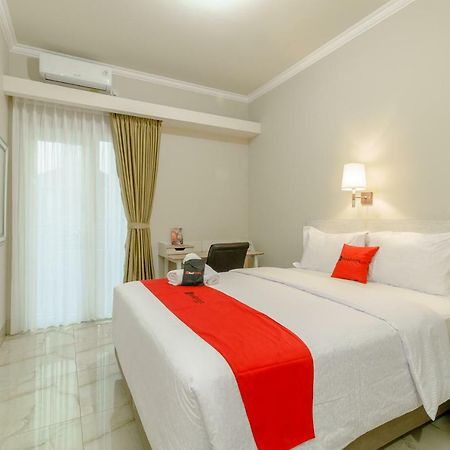 Reddoorz Near Taman Makam Pahlawan Cikutra Hotel Бандунг Екстериор снимка