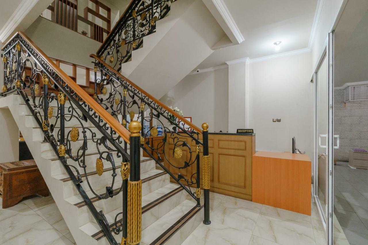 Reddoorz Near Taman Makam Pahlawan Cikutra Hotel Бандунг Екстериор снимка