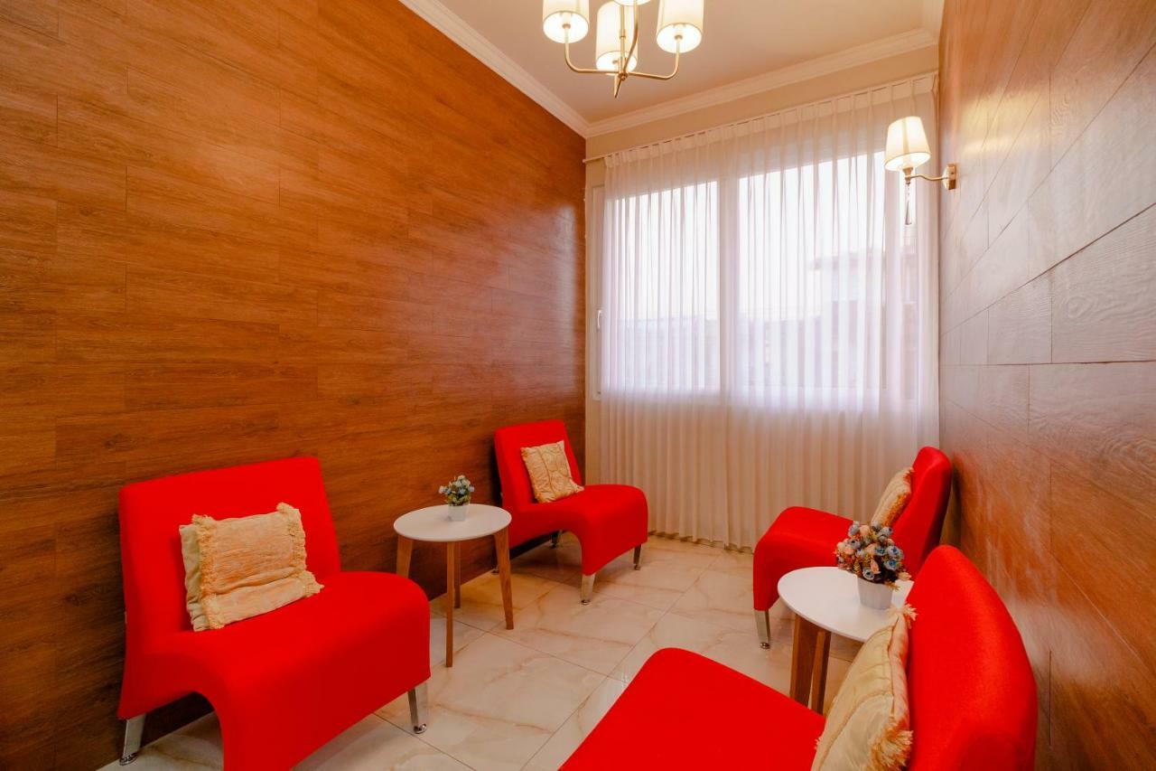 Reddoorz Near Taman Makam Pahlawan Cikutra Hotel Бандунг Екстериор снимка