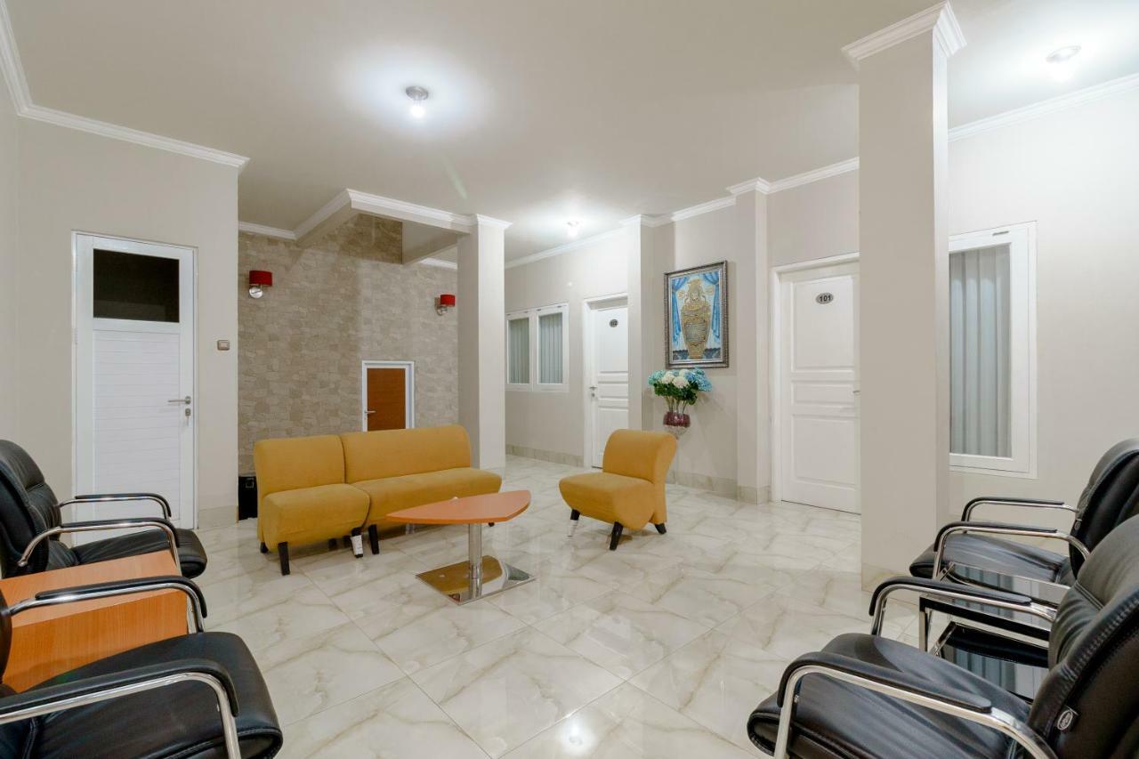 Reddoorz Near Taman Makam Pahlawan Cikutra Hotel Бандунг Екстериор снимка