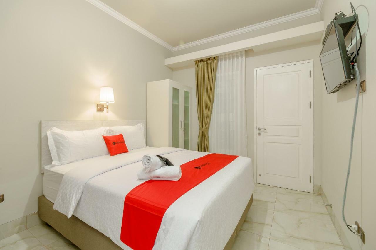 Reddoorz Near Taman Makam Pahlawan Cikutra Hotel Бандунг Екстериор снимка