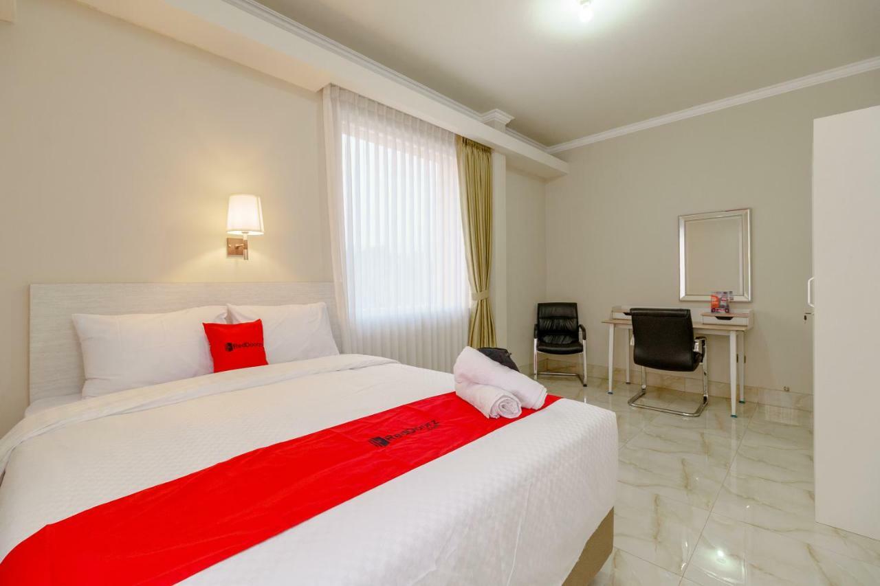 Reddoorz Near Taman Makam Pahlawan Cikutra Hotel Бандунг Екстериор снимка