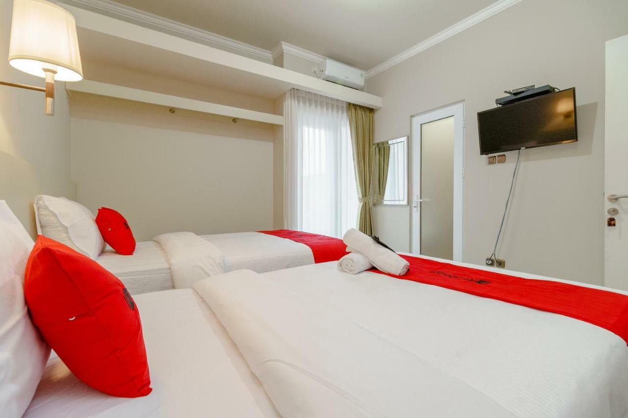 Reddoorz Near Taman Makam Pahlawan Cikutra Hotel Бандунг Екстериор снимка