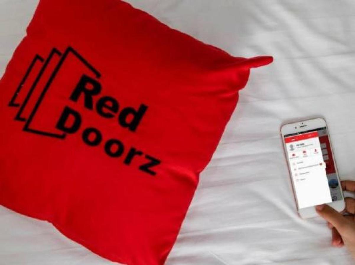 Reddoorz Near Taman Makam Pahlawan Cikutra Hotel Бандунг Екстериор снимка